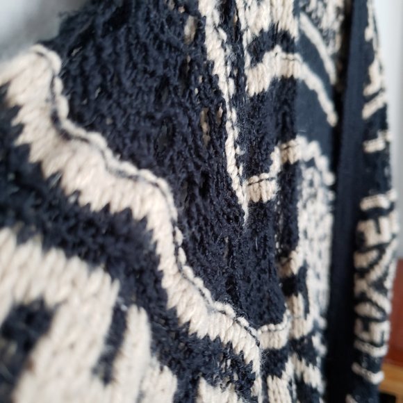 Lush Cardigan Tribal Print Black & Beige Medium - Picture 5 of 5